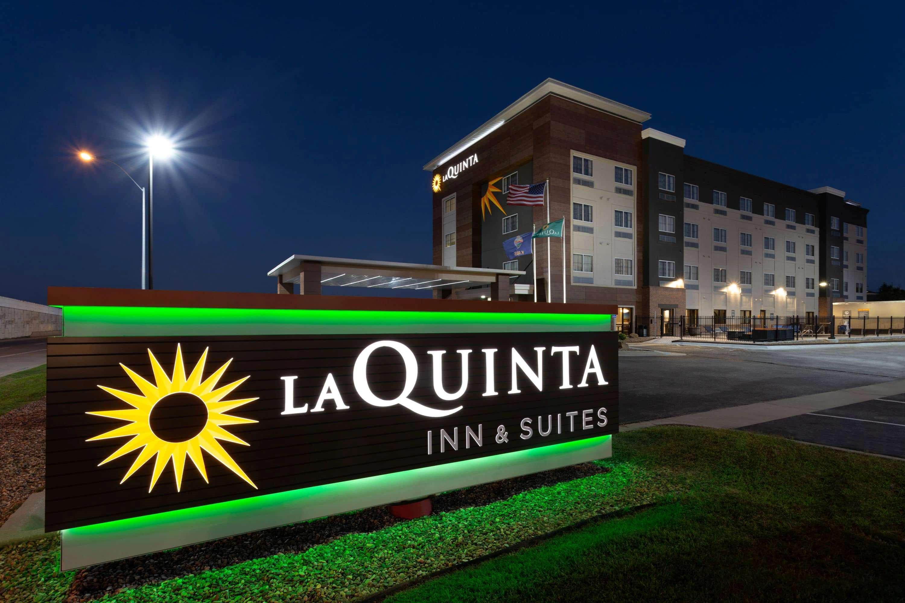 La Quinta By Wyndham Wichita Airport Exterior foto