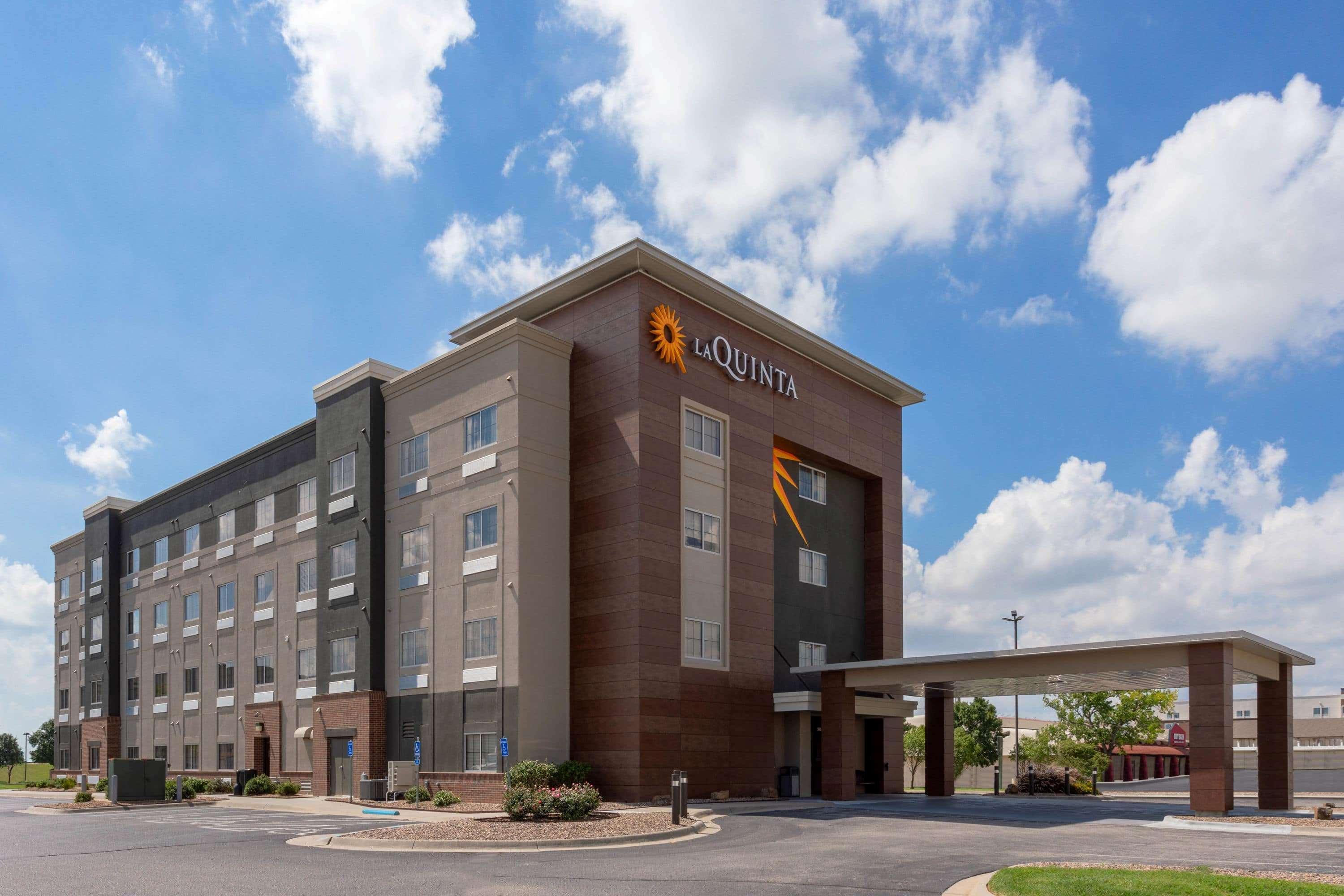 La Quinta By Wyndham Wichita Airport Exterior foto