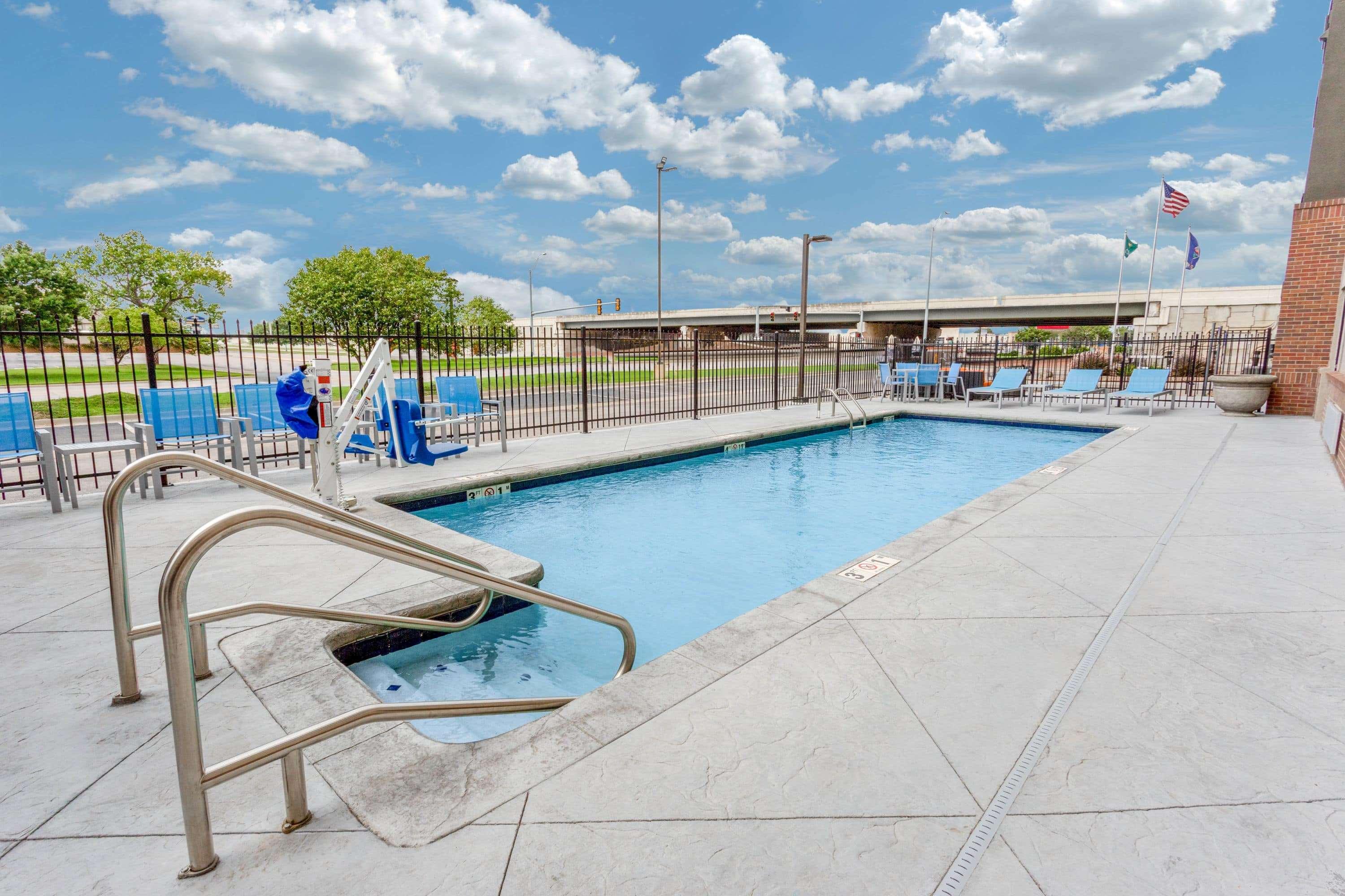 La Quinta By Wyndham Wichita Airport Exterior foto