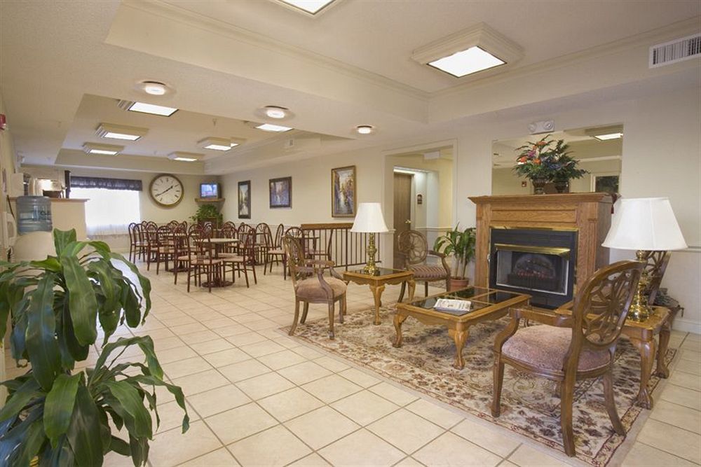 La Quinta By Wyndham Wichita Airport Exterior foto