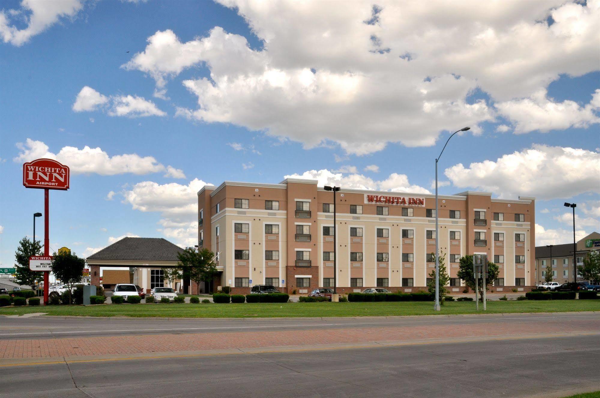 La Quinta By Wyndham Wichita Airport Exterior foto